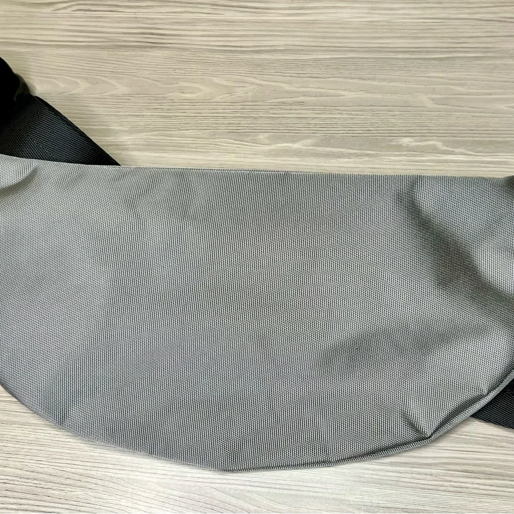 True Religion Gray Belt‎ Bag Fanny Pack Crossbody Slinger Style